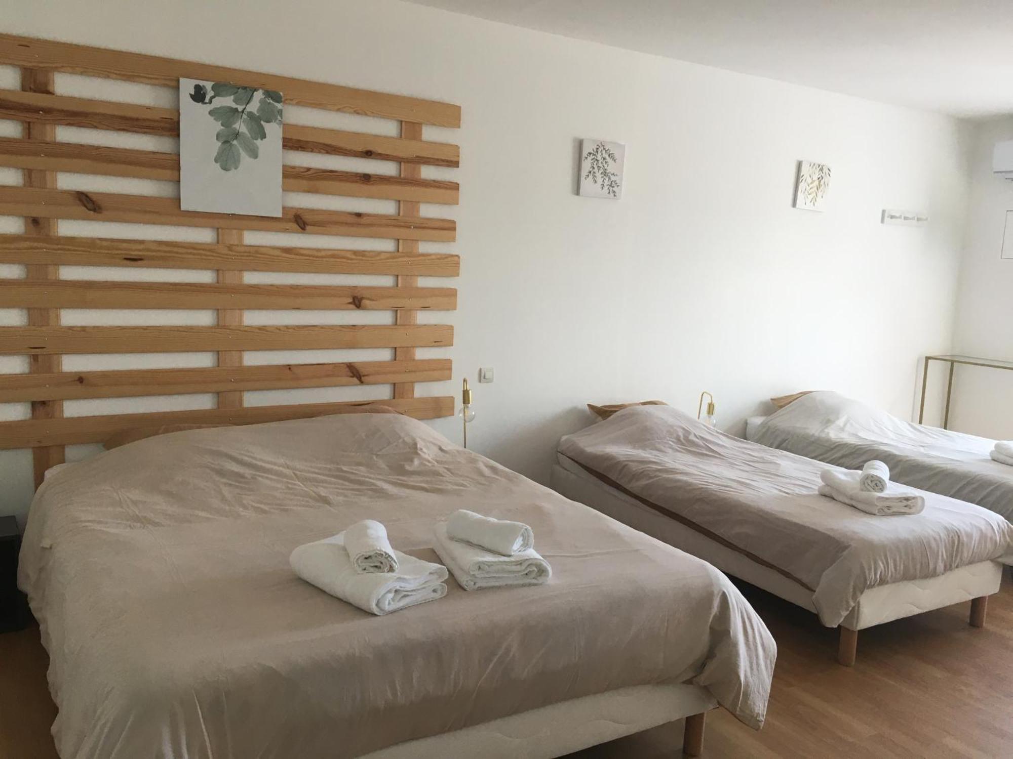 Hotel Restaurant - Le Vieux Pigeonnier Loubressac ภายนอก รูปภาพ